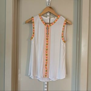 Impeccable pig cream embroidered blouse